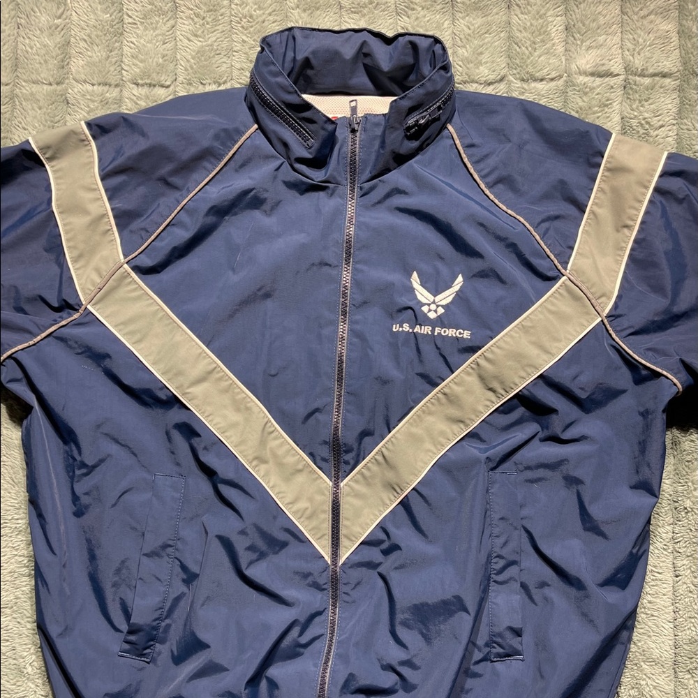 Men’s medium Air Force windbreaker